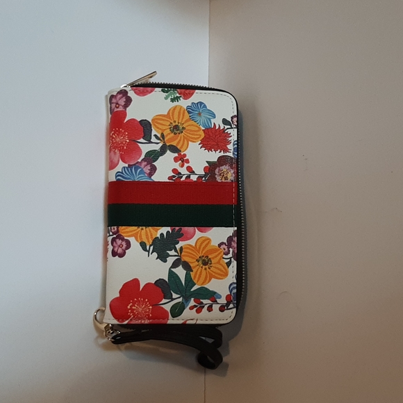 ALBA  Handbag.   SMOKE FREE HOME - Picture 5 of 6